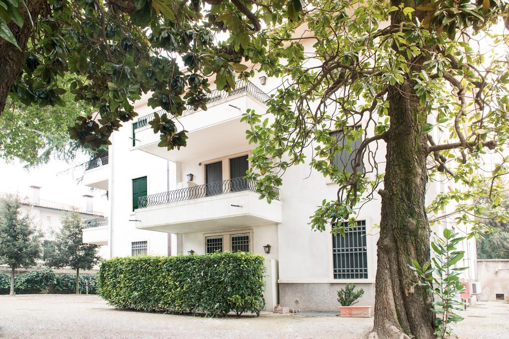 Myplace Prato Della Valle Apartments ปาโดวา ภายนอก รูปภาพ